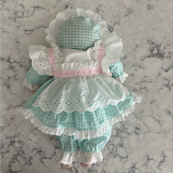 Holly Hunt Sugar Plum  Doll Tiny Treasures World Gallery Collection - Picture 3 of 16